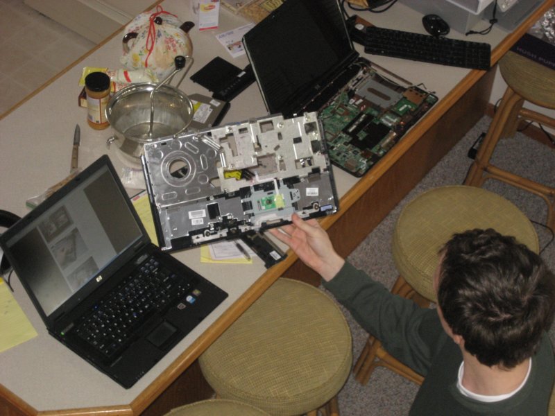 fixingdadscomputer.jpg