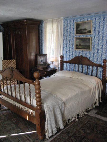 bedroom2.jpg