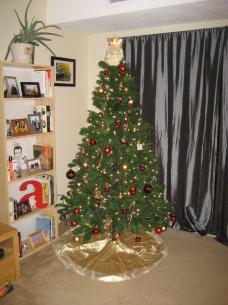decoratedtree.jpg