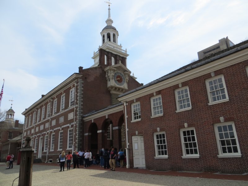 outsideindependencehall.jpg