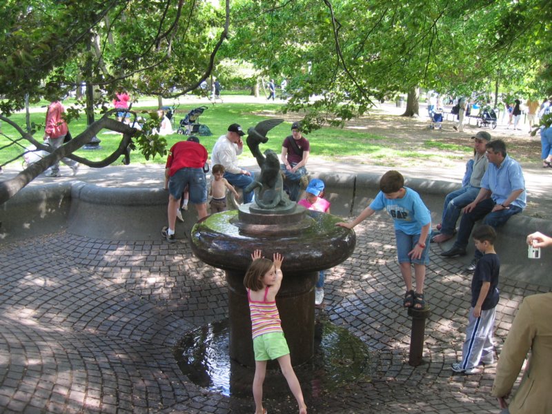 kidsinthefountain.jpg