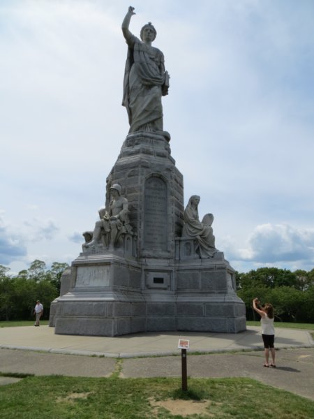 aclassicalstatue.jpg