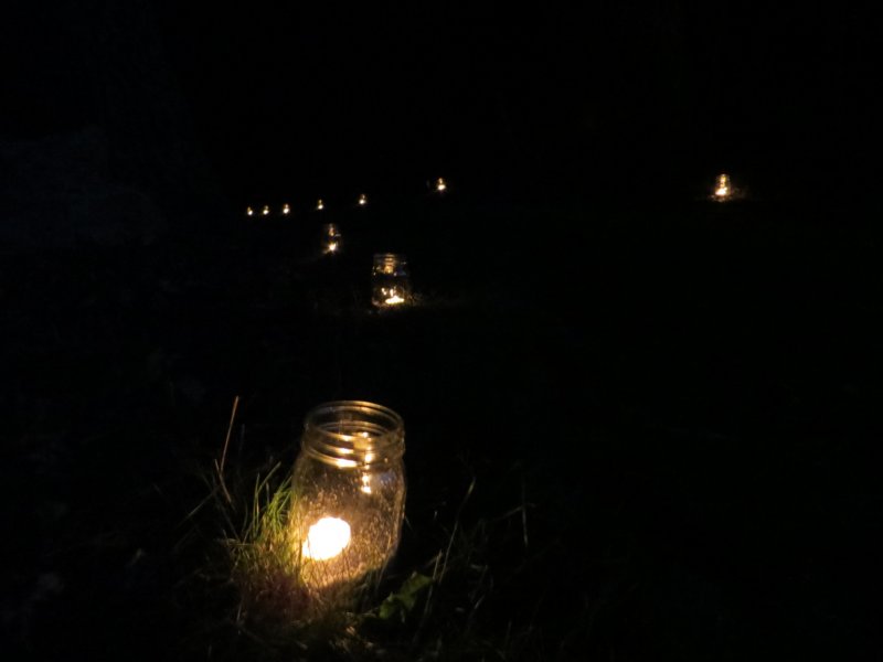 masonjarswithcandlesleadtheway.jpg