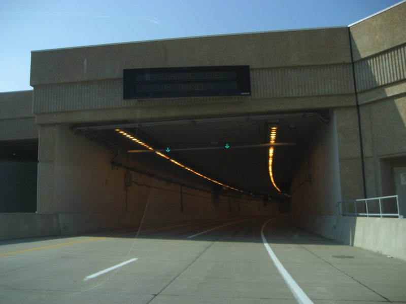 stlouisairport.jpg