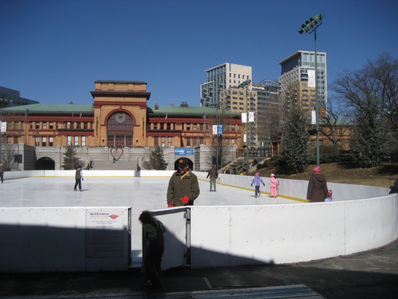 iceskaters.jpg