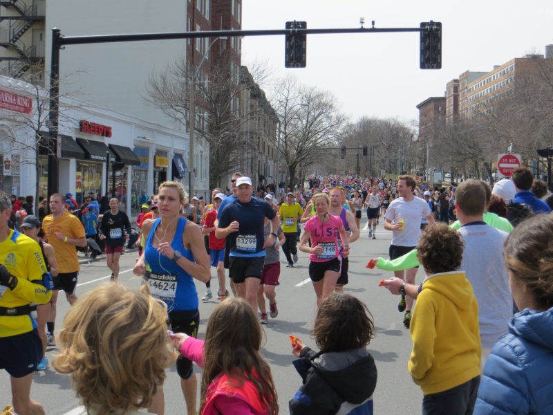 lotsofrunners.jpg