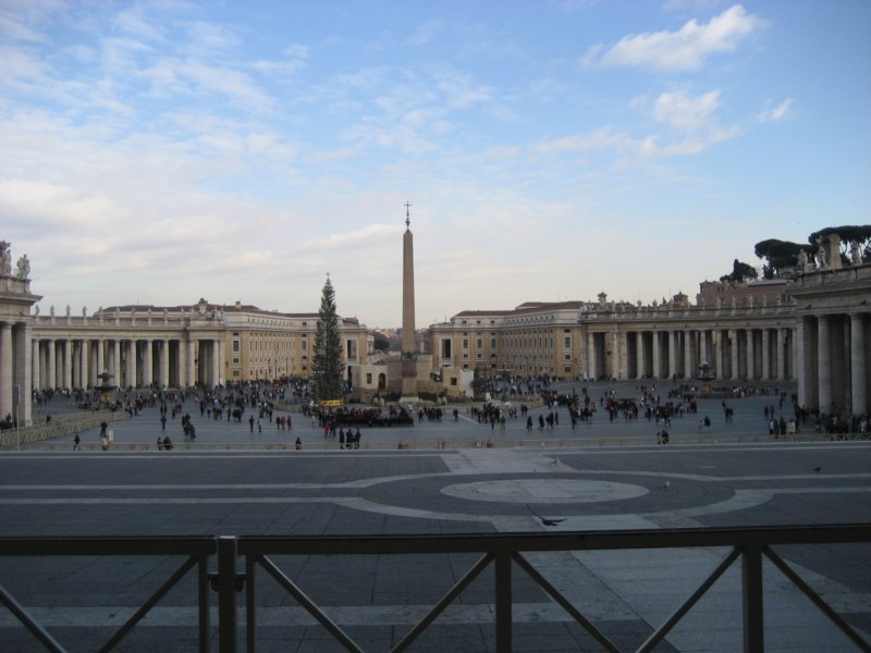 saintpeterssquare.jpg