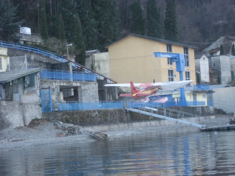 smallplane.jpg