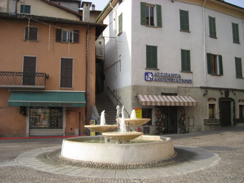townsquare2.jpg