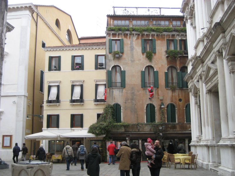 veniceplaza.jpg